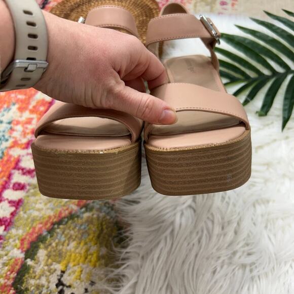 Madden Girl Beige Tan Ankle Strap Chunky Platform Heeled Grandview Sandal 9 - Picture 6 of 10